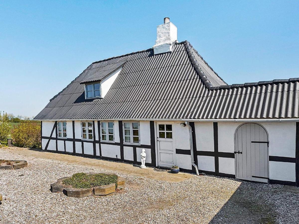 4 Person Holiday Home In Tranek R Tranekær Exteriör bild