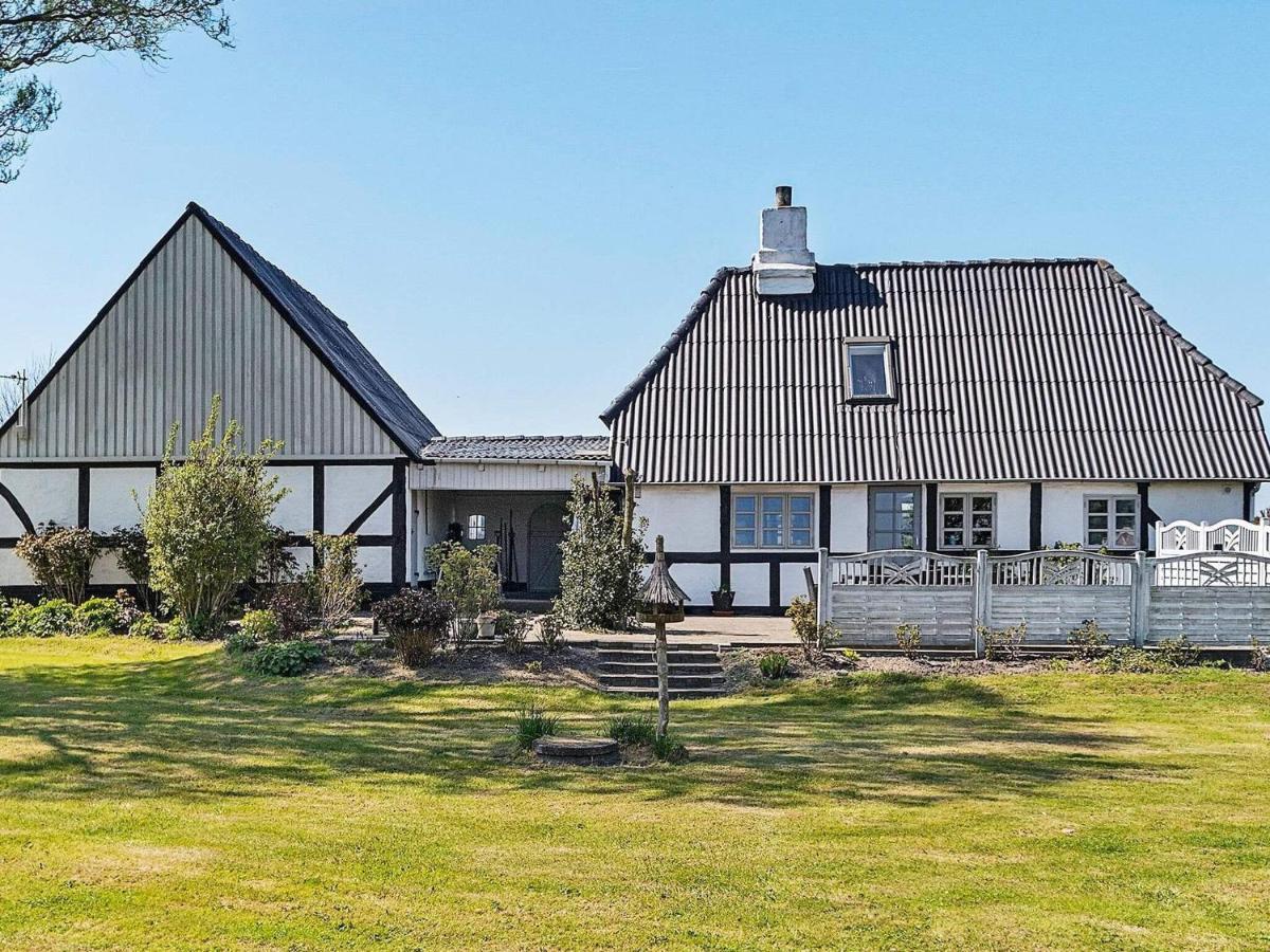 4 Person Holiday Home In Tranek R Tranekær Exteriör bild